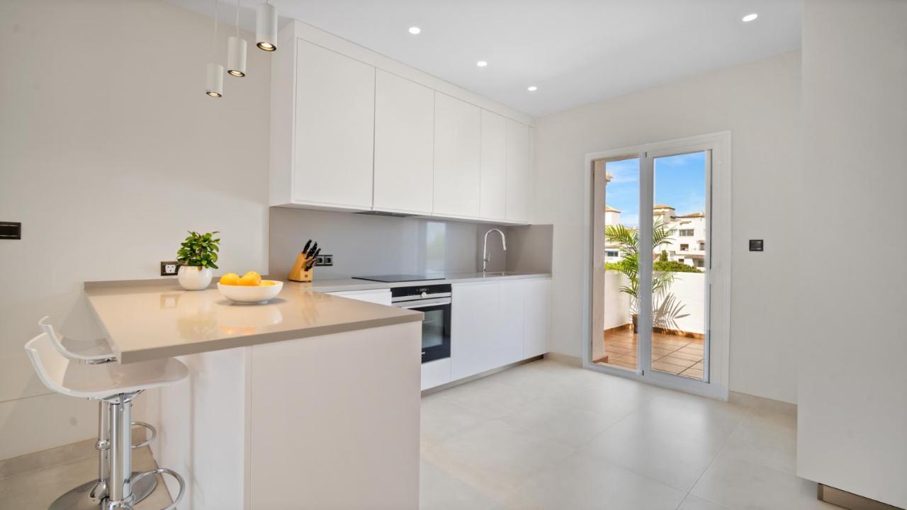 Ferienwohnung Atico Con Vistas En Andalucia Del Mar Marbella Exterior foto
